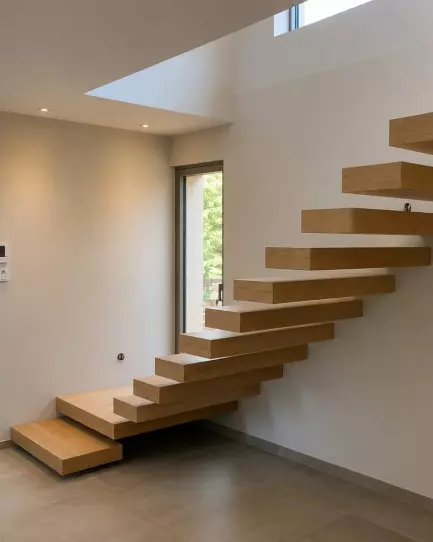 Atelier M&eacute;tal Design &mdash; escalier suspendu