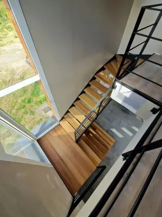 Escalier double limon métal à Béthune – Atelier Métal Design