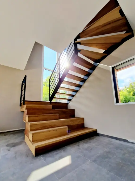 Escalier double limon métal à Béthune – Atelier Métal Design