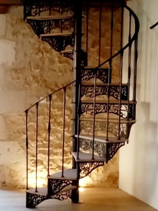Escalier hélicoïdal & colimaçon métal à Béthune – Atelier Métal Design