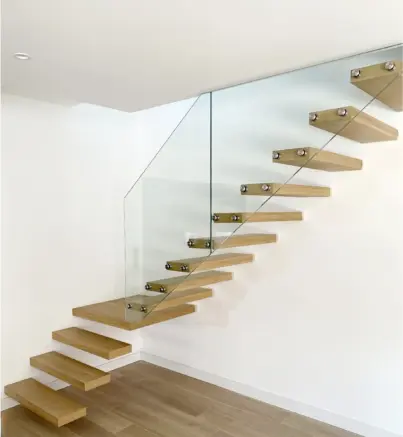 Escalier suspendu métal à Béthune – Atelier Métal Design