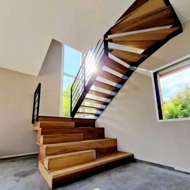 Escalier double limon métal à Béthune – Atelier Métal Design